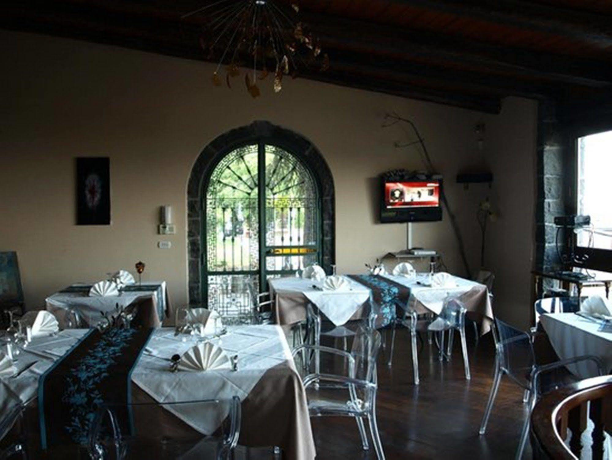 La Foresta Del Salto Del Corvo Mascali Exterior photo